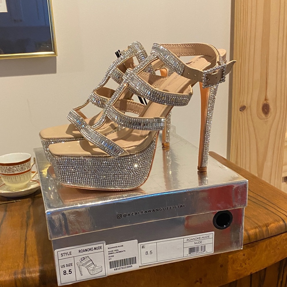 Azalea Wang Dazzling Silver Platform Stiletto Heels, size 8 1/2, New in Box